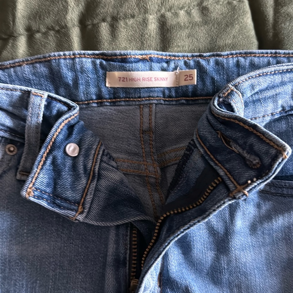 Levi 721 High Rise Skinny Size 25